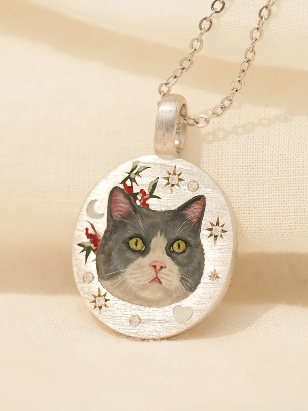 Custom Pet Portrait Pendant - hand-painted cat